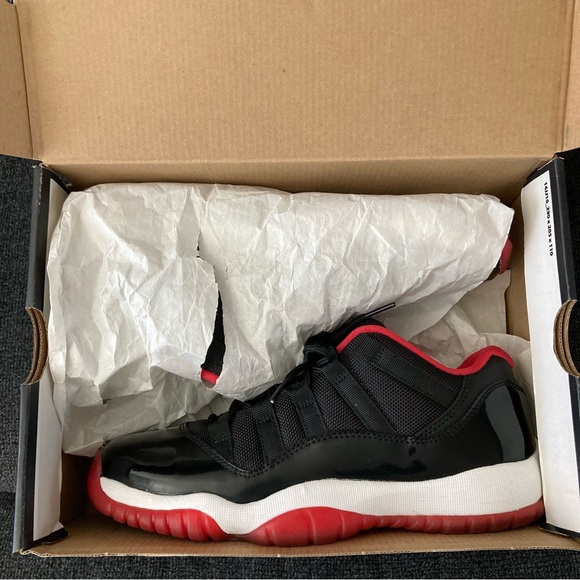 AIR JORDAN BRED 11 Retro Low Size 8.5 Womens = 7Y - Picture 2 of 7